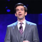 John Mulaney élő műsora merész újradefiniálni a késő esti televíziót